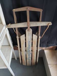 lot 9077 image: Flyer Racer Sled