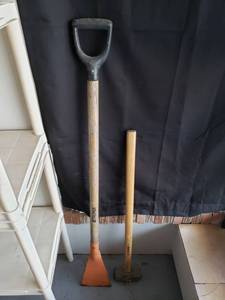 lot 9079 image: Truper Sledge Hammer & FLOOR Scrapers