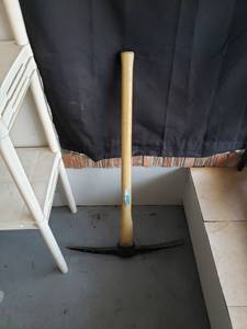 lot 9080 image: Forest King Hickory Pick Ax