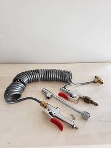 lot 9101 image: Air Chuck,Air Sprayers & Air Line