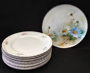lot 5040 image: 9 Beautiful Porcelain China Plates  Bonus