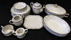 lot 5042 image: Vintage OKWAN China (18 Pieces) & Oval Vegetable Bowl by Heinrich and Co. of Selb Bavaria