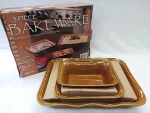 lot 5048 image: NIB Stoneware 3-piece Bakeware Set Casserole - Gold