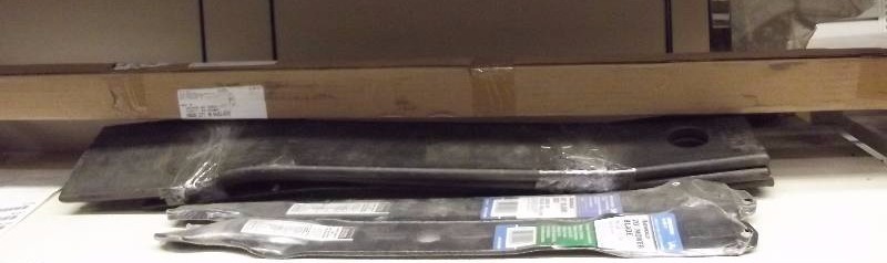 lot 4240 image: Small Outdoor Parts Lot