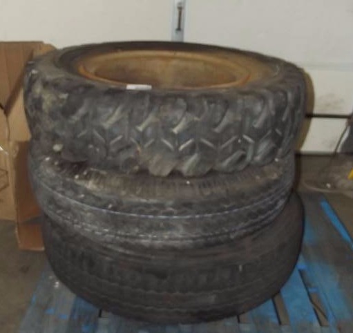 lot 4254 image: Lot of Miscellaneous Firestone Tires