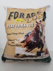 lot 9049 image: Forage Plus Performance Horse Feed (40 lbs)