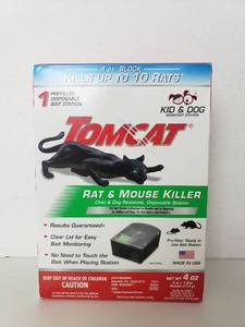 lot 9095 image: Tomcat Rat and Mouse Killer Child and Dog Resistant, Disposable Station