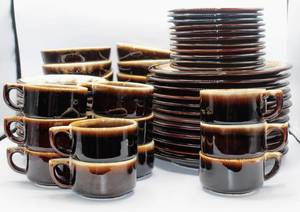 lot 2014 image: 58 Piece Vintage Pfaltzgraff Brown Drip Dinnerware Set
