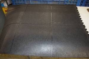 lot 16 image: Rubber Mat 3 x 3
