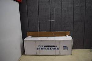 lot 149 image: 50 2 Wire Step Stakes Sign Frames 10 x 30