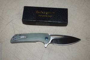 lot 225 image: Eafengrow EF928 Follding Knife D2 Blade 5.75