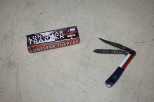 lot 229 image: Special Edition Lone Star Trapper Pocket Knife