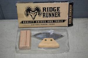 lot 301 image: Ridge Runner RR552 Alaskan ULU Knife with Stand Oak 4.5 Overall
