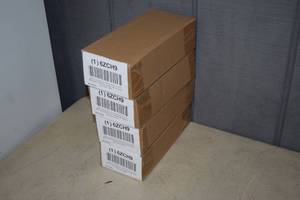 lot 467 image: 40 White Light Sticks Glow Sticks