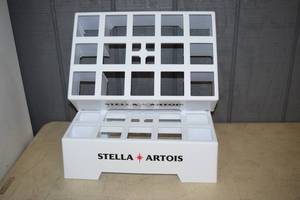 lot 335 image: 2 Stella Artois Plastic Dunnage Racks 10 x 17 x 5