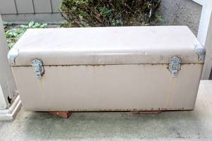 lot 6030 image: Amazing Vintage Eagle Lock Co Terryville Conn. Metal Chest