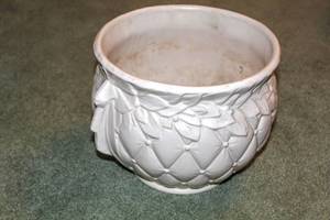 lot 6010 image: Mid-Century McCalls Ceramic Design Planter Pot Measures 8.5 Tall x 11 Wide