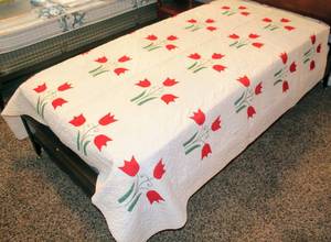 lot 6065 image: Antique Red Tulip Applique Quilt 68 x 78