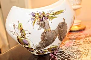 lot 6104 image: Vintage Sascha Brastoff Poodle Design Dish Bowl Vase numbered 066 California
