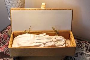 lot 6113 image: Vintage Satin and Gold Embellished Glove Box and (4) Pairs of Vintage Womens Gloves and (2) Glove Forms