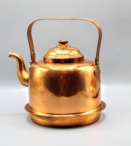 lot 6052 image: Antique Peltiteos Helsinki Copper Kettle 3L