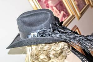 lot 6126 image: Womans Black Felt Statement Hat Size 6 34, 54