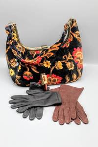 lot 6129 image: Vintage Velour Purse with (2) Pairs of Coordinating Gloves and Lipstick Mirror