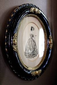 lot 6134 image: Amazing Antique Oval Framed Victorian Picture of Woman 14 T x 12 W (matches lot 6133)