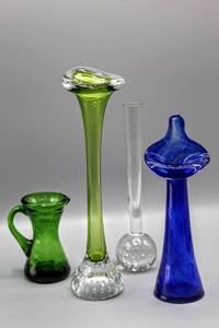 lot 6187 image: (4) Beautiful Art Glass Stem Vases
