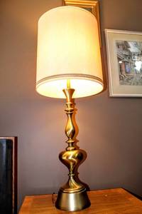 lot 5990 image: Vintage 1965 Custom Rembrandt Large Brushed Brass Table Lamp (lot 5991 matches)