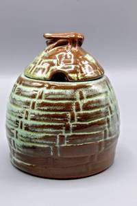 lot 6184 image: Vintage Frankoma Pottery Prairie Green Beehive #803