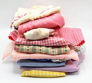 lot 6099 image: Lot of 10 Vintage Aprons