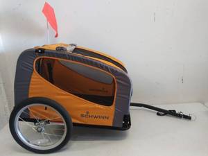lot 43 image: Schwinn Bike Pet Trailer