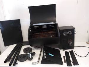 lot 49 image: Smoke Hollow SH19260319 WG600B Pellet Grill, Black made by epic Masterbuilt Manufacturing