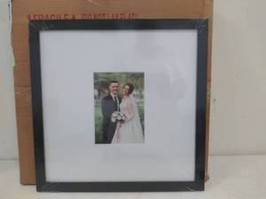 lot 58 image: Photo Frame