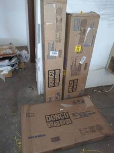 lot 121 image: 3 Misc. Pieces of Childrens Furniture