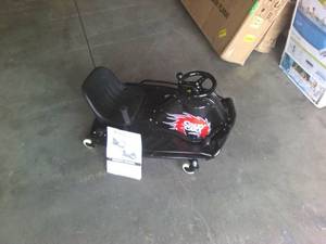 lot 157 image: Razor Crazy Cart DLX