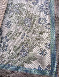 lot 133 image: Multi Color Area Rug  5 x 8