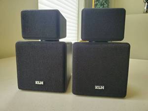 lot 12 image: KLH Pair of Speakers