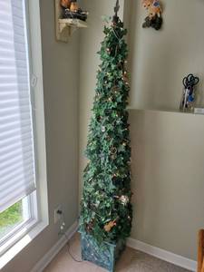lot 5214 image: Faux Tree with Lights in Wooden Planter.