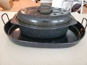 lot 5240 image: Lot of Enamel Bake Pans