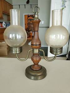 lot 6077 image: Vintage Oil Lamp Top Candle Holder.