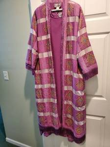 lot 6087 image: Vintage XL Pink and Purple 2 Piece Dress Set