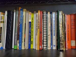 lot 6103 image: Lot of Literature