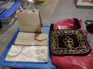 lot 6113 image: Lot of 5 Cute Fashion Vintage Purses