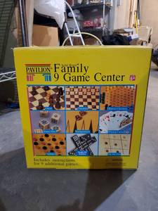 lot 6114 image: Family Game Box