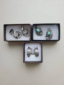 lot 6135 image: Lot of 3 Beautiful Clip Earings