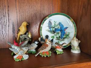 lot 6136 image: Lot of Porcelin Painted Birds