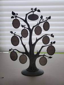 lot 6143 image: Family Tree Photo Frame