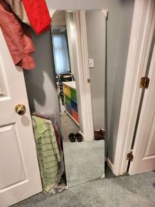 lot 6154 image: 4ft Tall Mirror